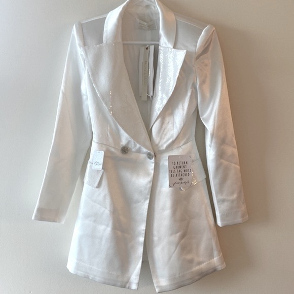 Bronx and Banco Gigi Bridal Blazer Dress in White - Picture 9 of 16